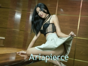 ariapierce Straponles