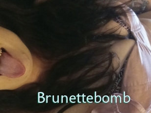 Brunettebomb