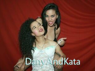 DanyAndKata Straponles