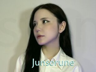 junsorune Straponles