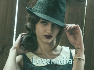lovenadia Straponles