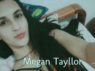 Megan_Tayllor Straponles