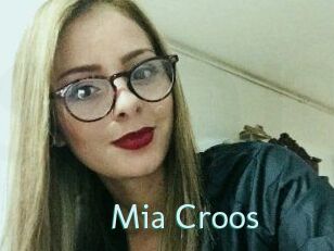 Mia_Croos