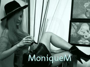 MoniqueM