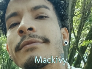 mackivy Straponles