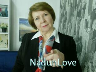 NadunLove Straponles