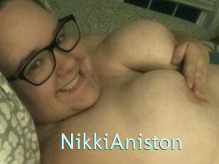 Nikki_Aniston