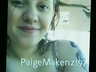 PaigeMakenzi97 Straponles