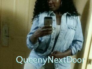 QueenyNextDoor Straponles