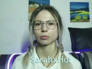 SarahxHot Straponles
