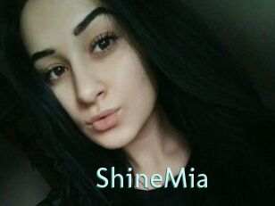 ShineMia Straponles
