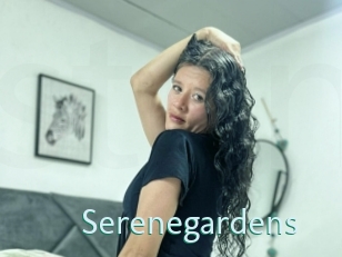 serenegardens Straponles