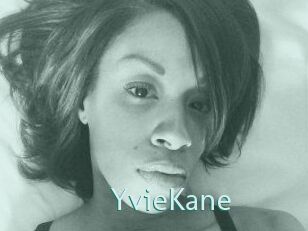 Yvie_Kane Straponles